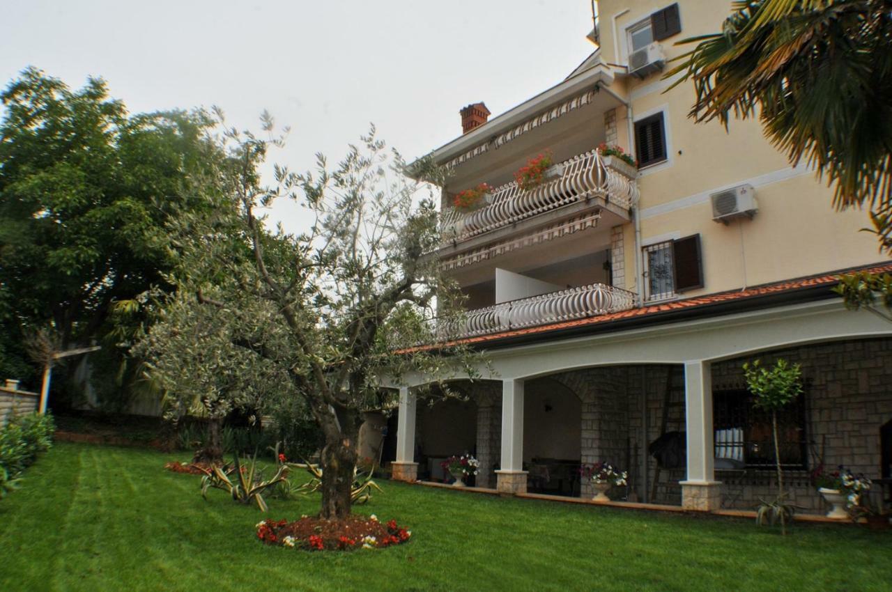 Hotel Haus Liliana Tar-Vabriga Exterior foto