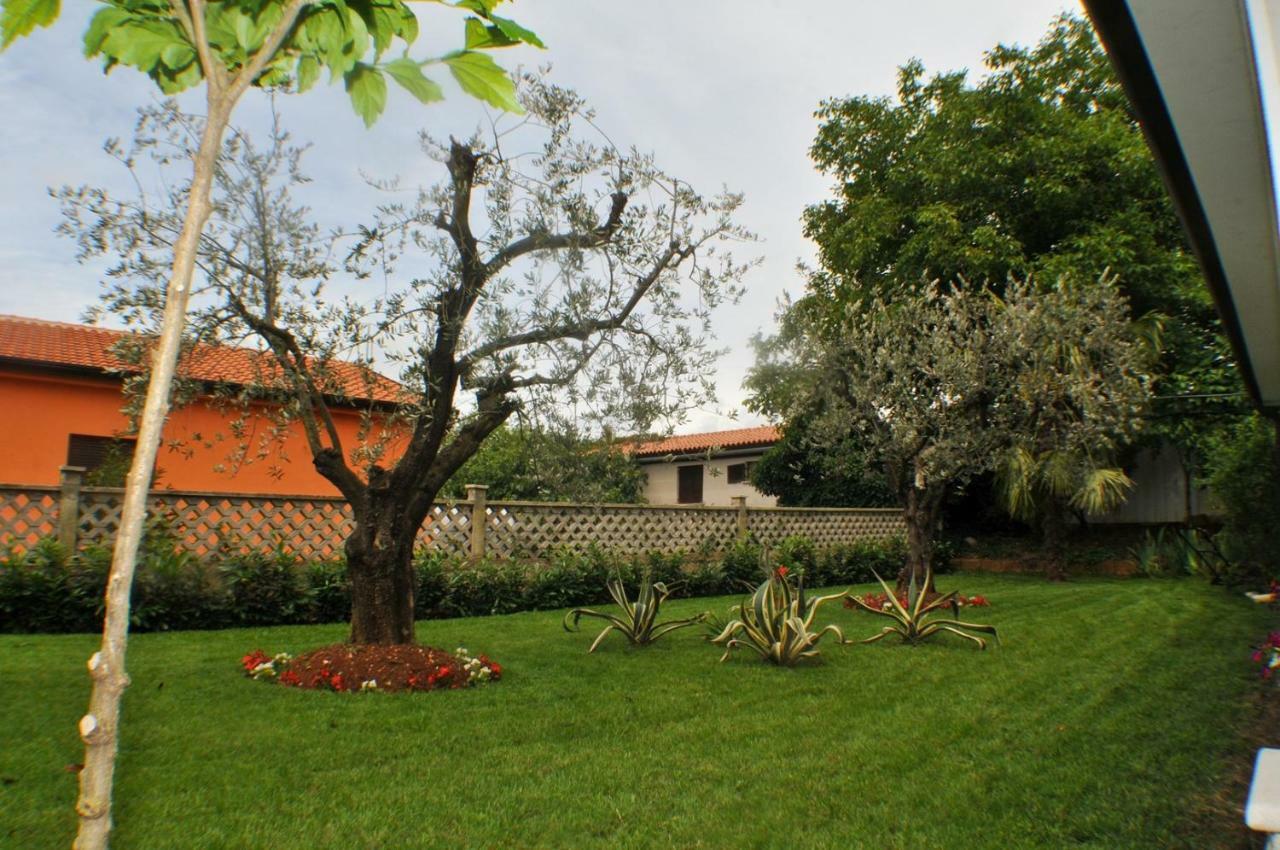 Hotel Haus Liliana Tar-Vabriga Exterior foto