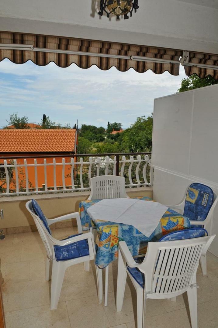 Hotel Haus Liliana Tar-Vabriga Exterior foto